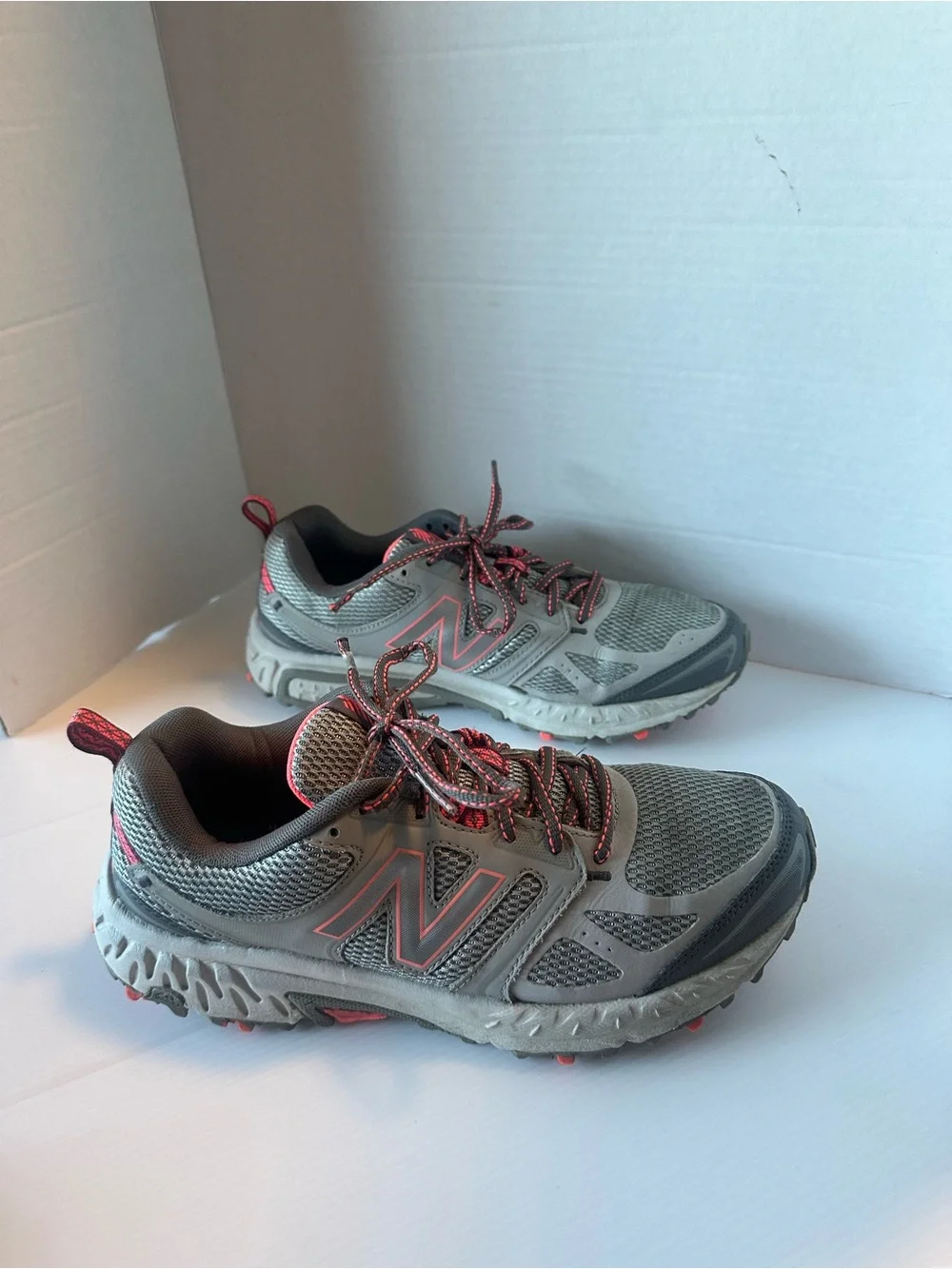 New Balance 412 v3 Trail Running Shoes Women's Size 9.5 Grey Coral Athletic